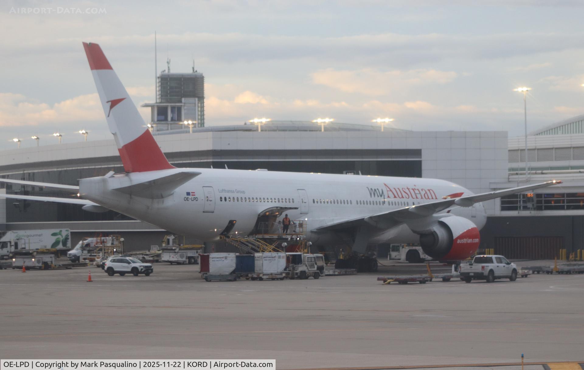 OE-LPD, 2006 Boeing 777-2Z9/ER C/N 35960, Boeing 777-2Z9/ER