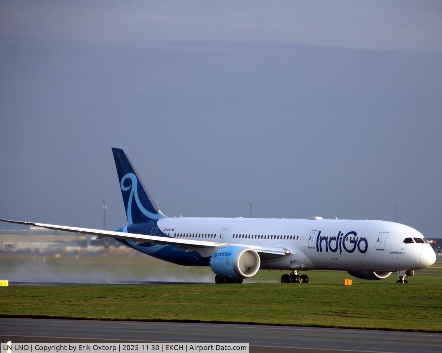 LN-LNO, 2017 Boeing 787-9 Dreamliner C/N 38779, LN-LNO taking off rw 22R