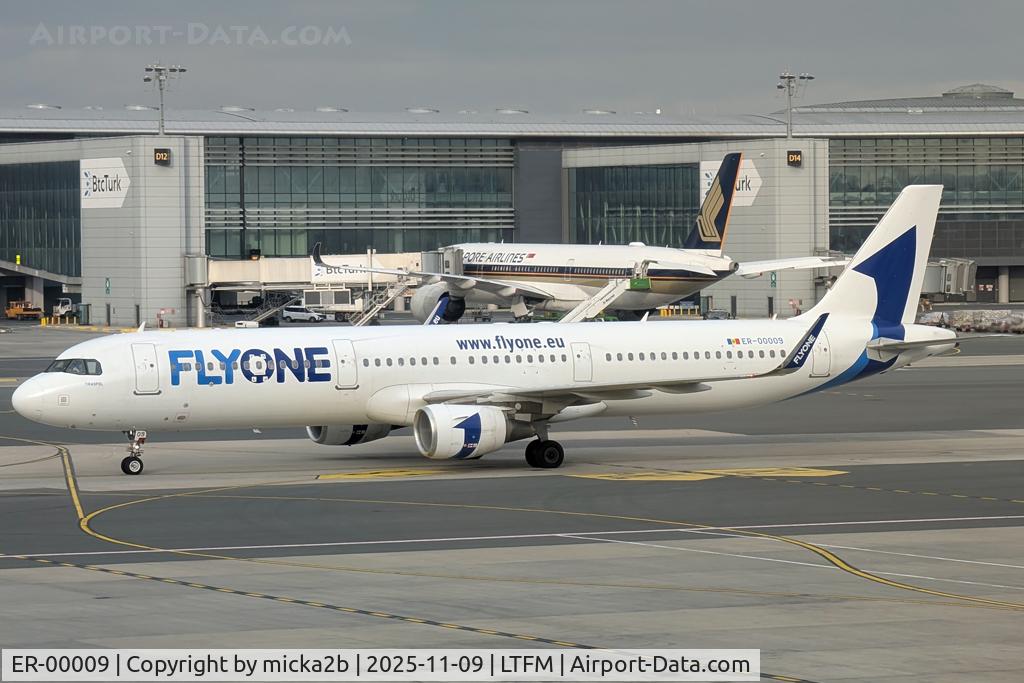 ER-00009, 2014 Airbus A321-211(WL) C/N A321-211(WL), Taxiing