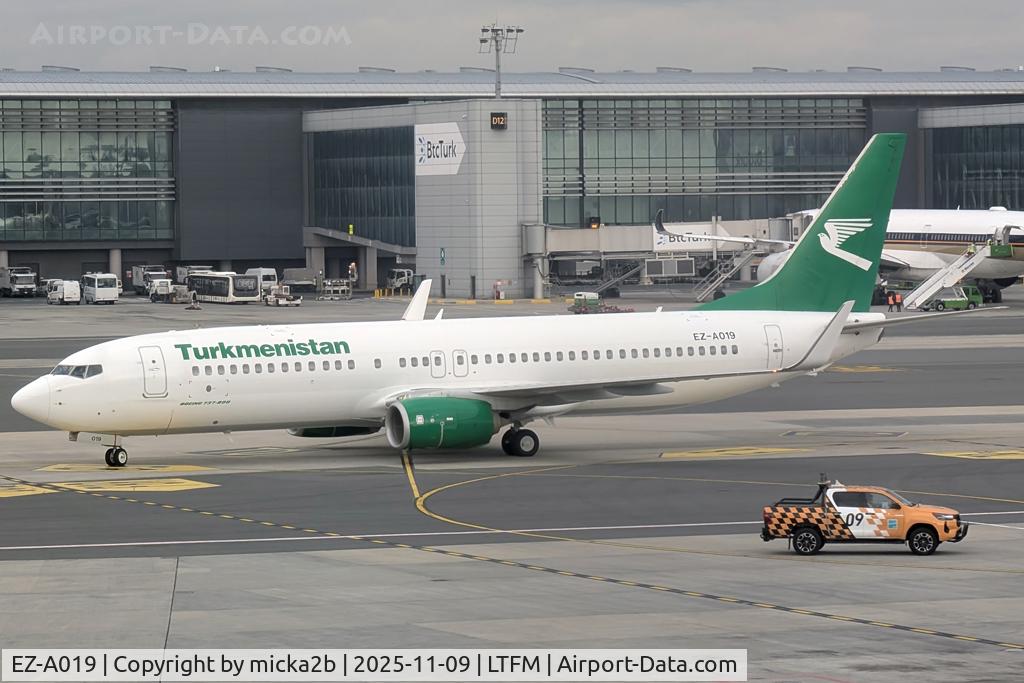 EZ-A019, 2017 Boeing 737-82K C/N 61574, Taxiing