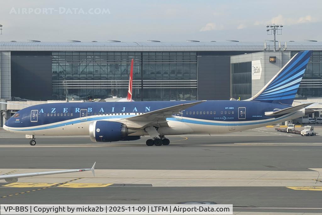 N1, 1988 Gulfstream Aerospace G-IV C/N 1071, Taxiing