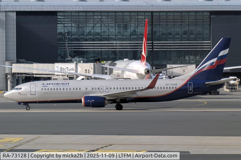 RA-73128, 2015 Boeing 737-8LJ C/N 41211, Taxiing