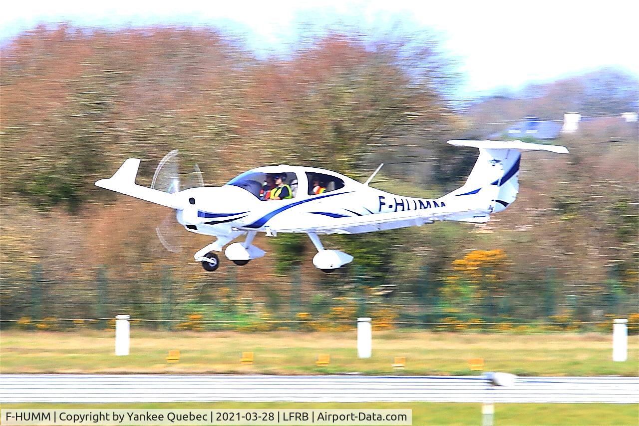 F-HUMM, Diamond DA-40 Diamond Star C/N D4.357, Landing rwy 25L, Brest-Bretagne airport (LFRB-BES)