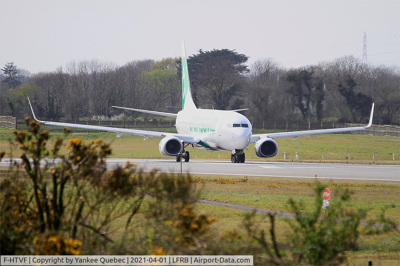 F-HTVF, 2017 Boeing 737-8K2 C/N 62160, Lining up rwy 07R, Brest-Bretagne airport (LFRB-BES)