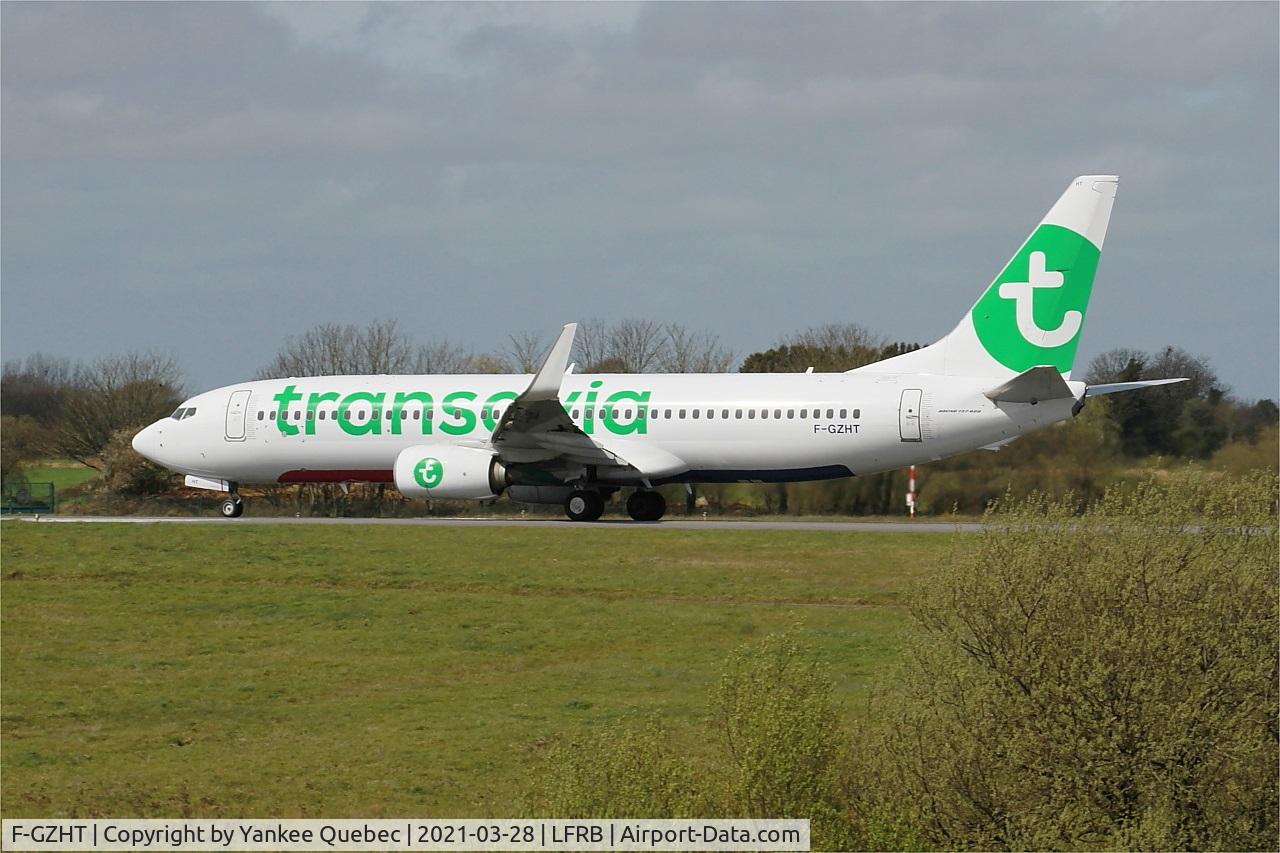 F-GZHT, 2015 Boeing 737-85R C/N 41332/5392, Take off run rwy 025L, Brest-Bretagne airport (LFRB-BES)
