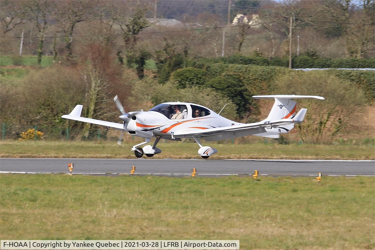 F-HOAA, Diamond DA-40 Diamond Star C/N D4.148, Landing rwy 25L, Brest-Bretagne airport (LFRB-BES)