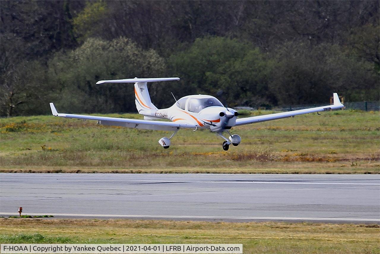 F-HOAA, Diamond DA-40 Diamond Star C/N D4.148, Landing rwy 07R, Brest-Bretagne airport (LFRB-BES)