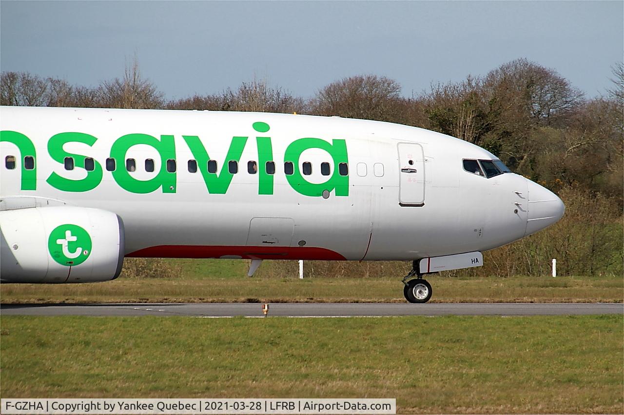 F-GZHA, 2007 Boeing 737-8GJ C/N 34901, Taxiing rwy 025L, Brest-Bretagne airport (LFRB-BES)