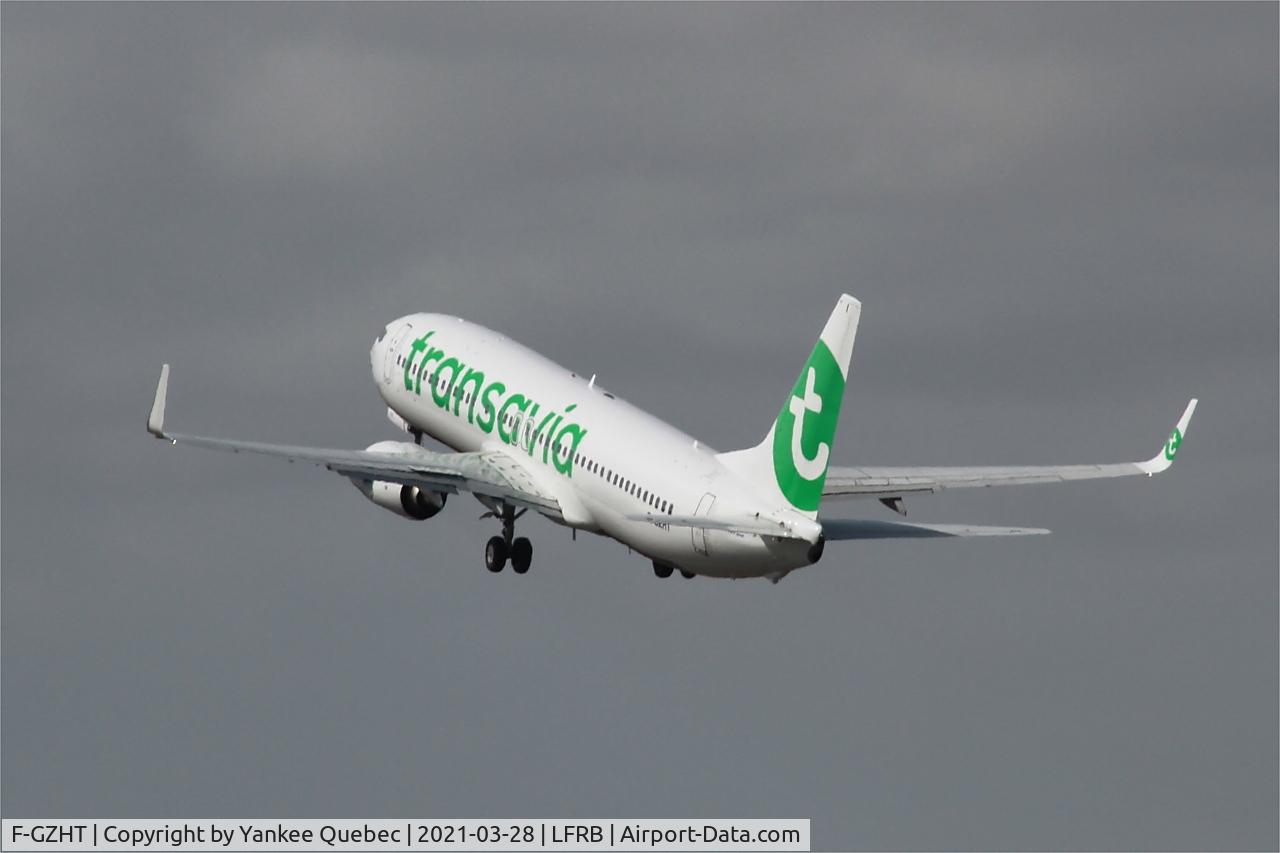 F-GZHT, 2015 Boeing 737-85R C/N 41332/5392, Take off rwy 025L, Brest-Bretagne airport (LFRB-BES)