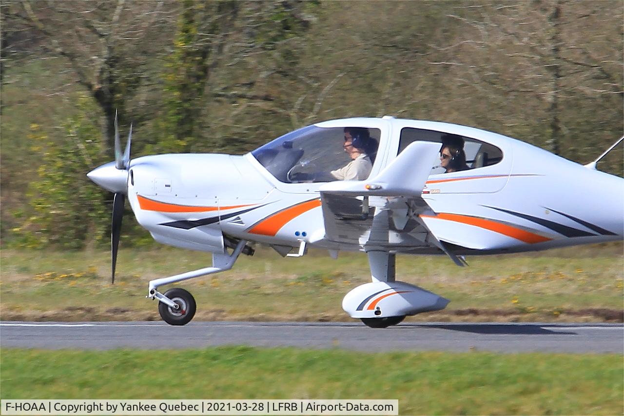 F-HOAA, Diamond DA-40 Diamond Star C/N D4.148, Landing rwy 25L, Brest-Bretagne airport (LFRB-BES)