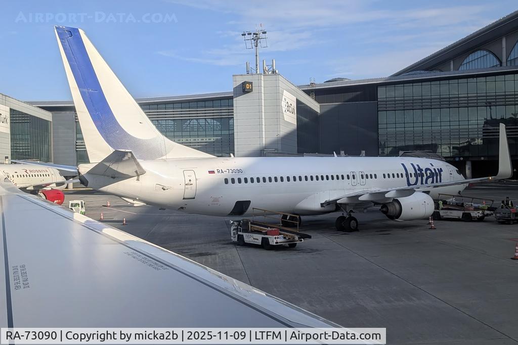 RA-73090, 2011 Boeing 737-8GU(WL) C/N 36386, Parked