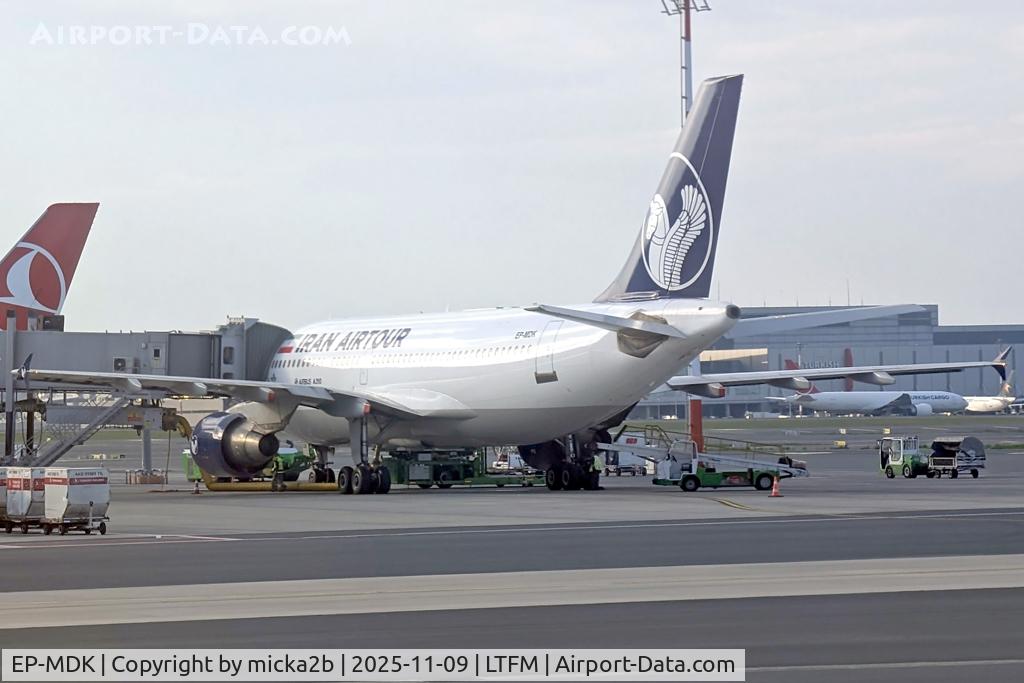EP-MDK, 1992 Airbus A310-325 C/N 636, Parked