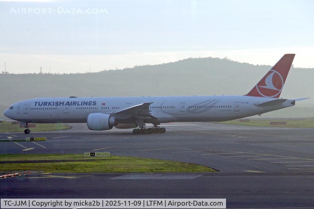 TC-JJM, 2011 Boeing 777-3F2/ER C/N 40794, Taxiing