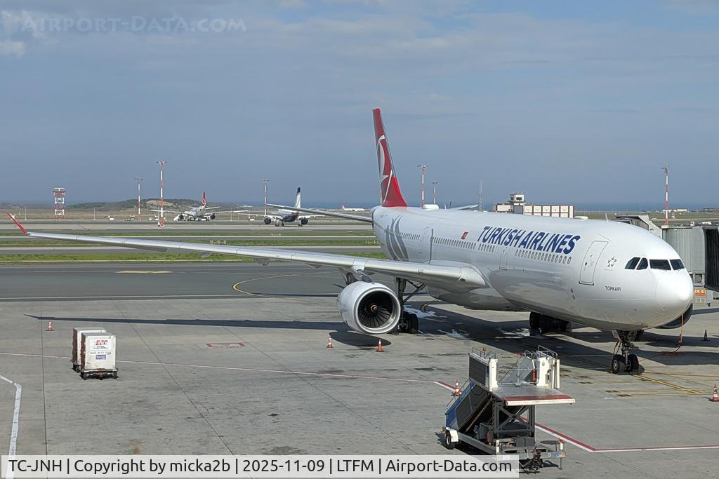 TC-JNH, 2010 Airbus A330-343X C/N 1150, Parked