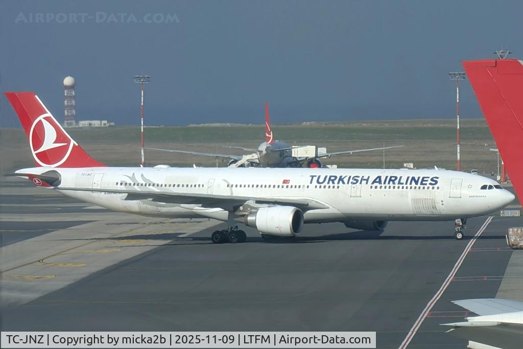 TC-JNZ, 2013 Airbus A330-303 C/N 1487, Taxiing