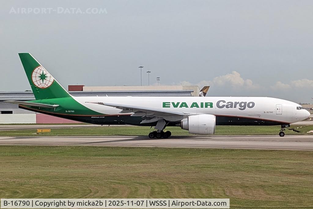 B-16790, 2024 Boeing 777-F C/N 68195, Taxiing