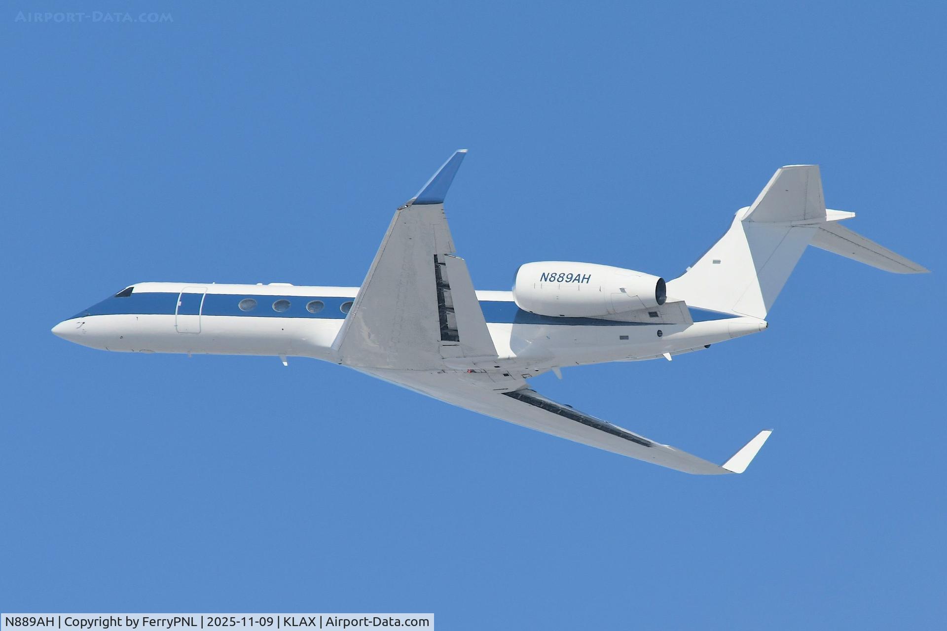 N889AH, 1997 Gulfstream Gulfstream V C/N 512, Pasca Capital G5 departing