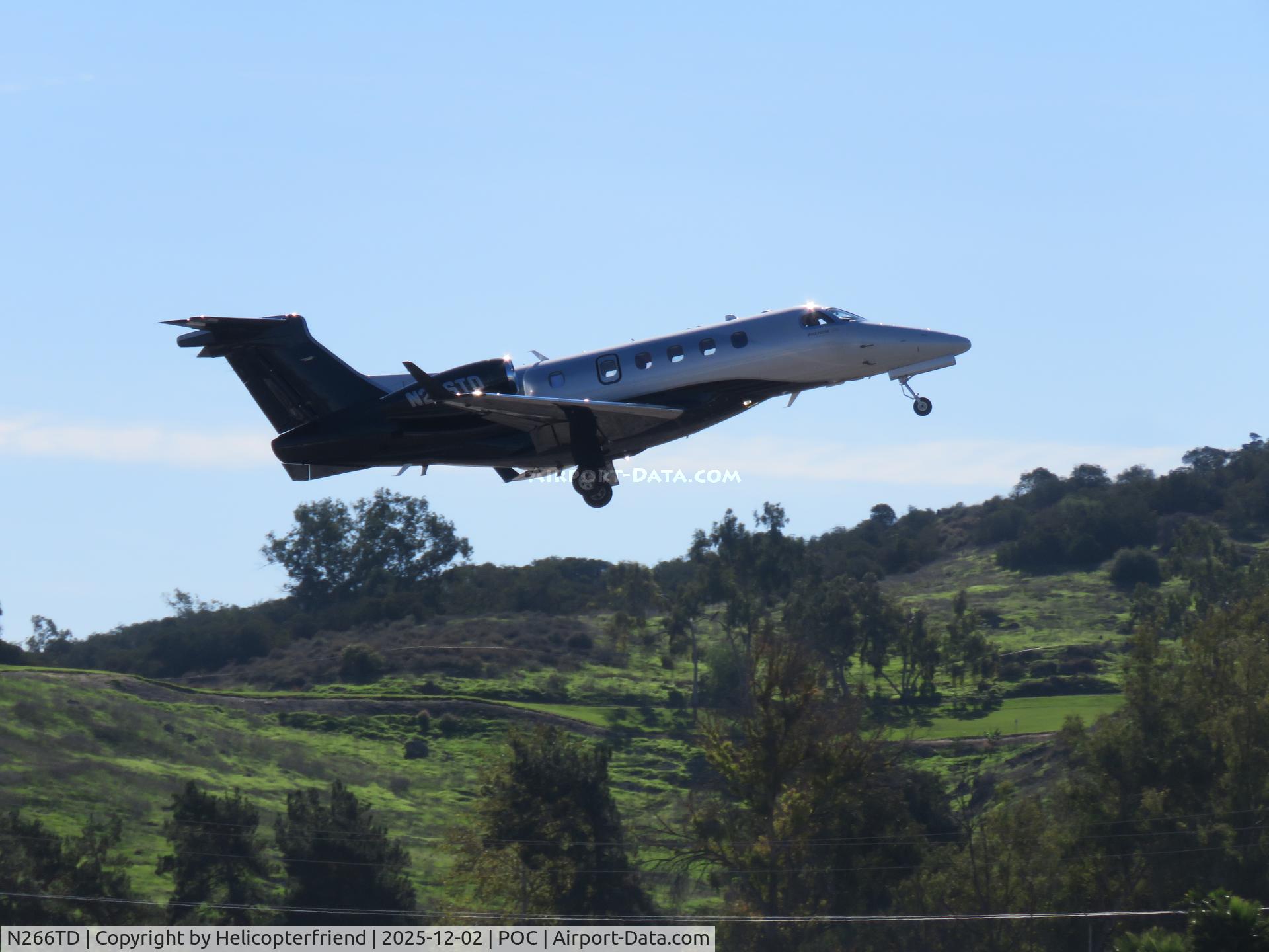 N266TD, 2015 Embraer EMB-505 Phenom 300 C/N 50500266, Airborne