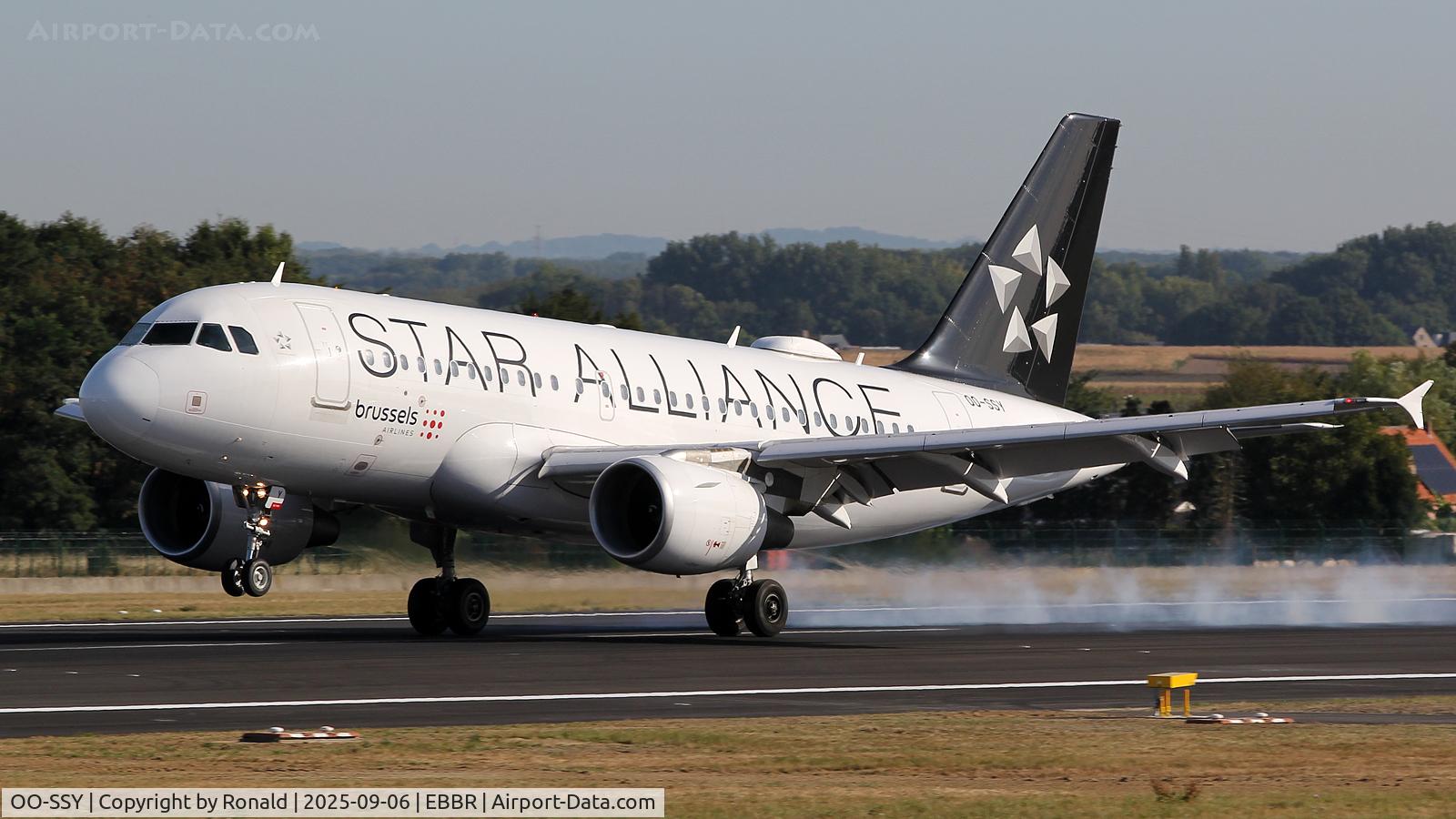 OO-SSY, 2005 Airbus A319-112 C/N 2494, at ebbr
