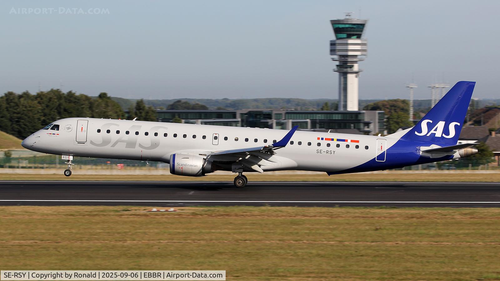 SE-RSY, 2017 Embraer ERJ 190-200LR(195LR) C/N 19000725, at ebbr