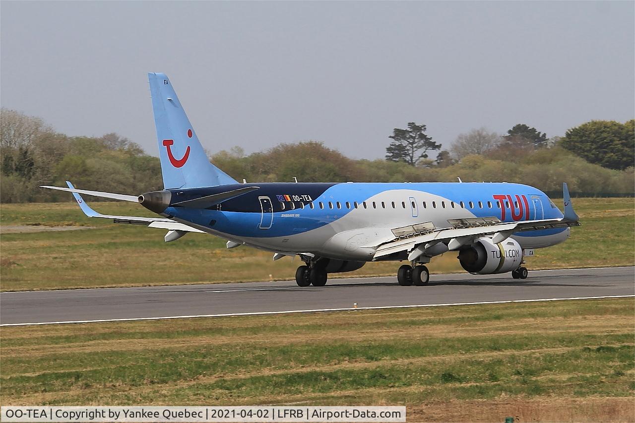 OO-TEA, 2014 Embraer 190LR (ERJ-190-100LR) C/N 19000665, Reverse thrust rwy 07R, Brest-Bretagne airport (LFRB-BES)