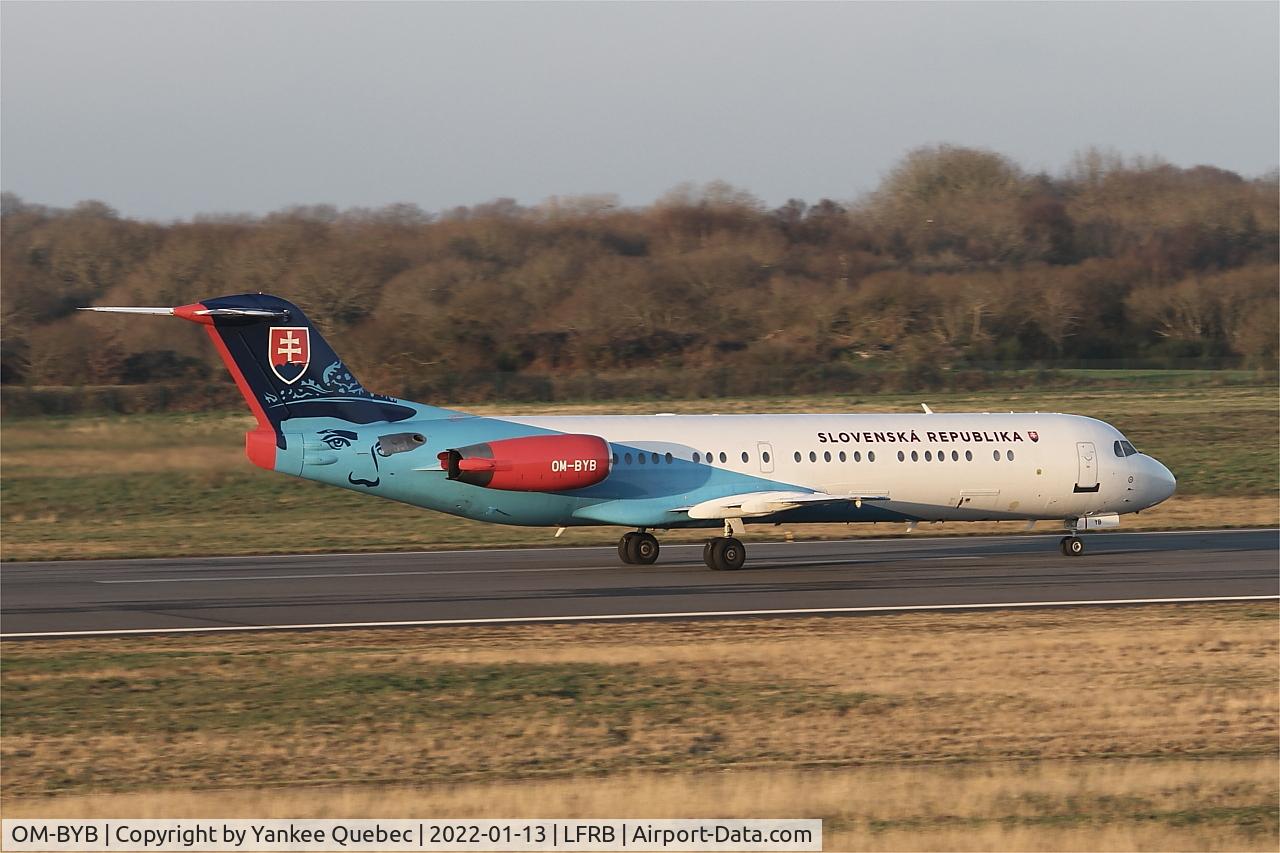 OM-BYB, 1992 Fokker 100 (F-28-0100) C/N 11403, Take off run rwy 07R, Brest-Bretagne airport (LFRB-BES)