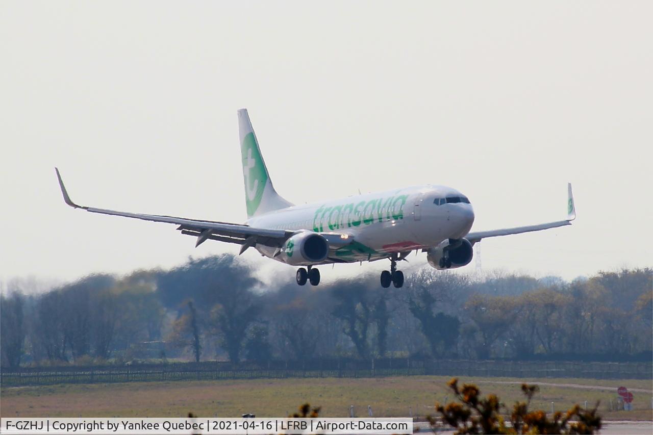 F-GZHJ, 2013 Boeing 737-86J C/N 37778, Landing rwy 07R, Brest-Bretagne airport (LFRB-BES)