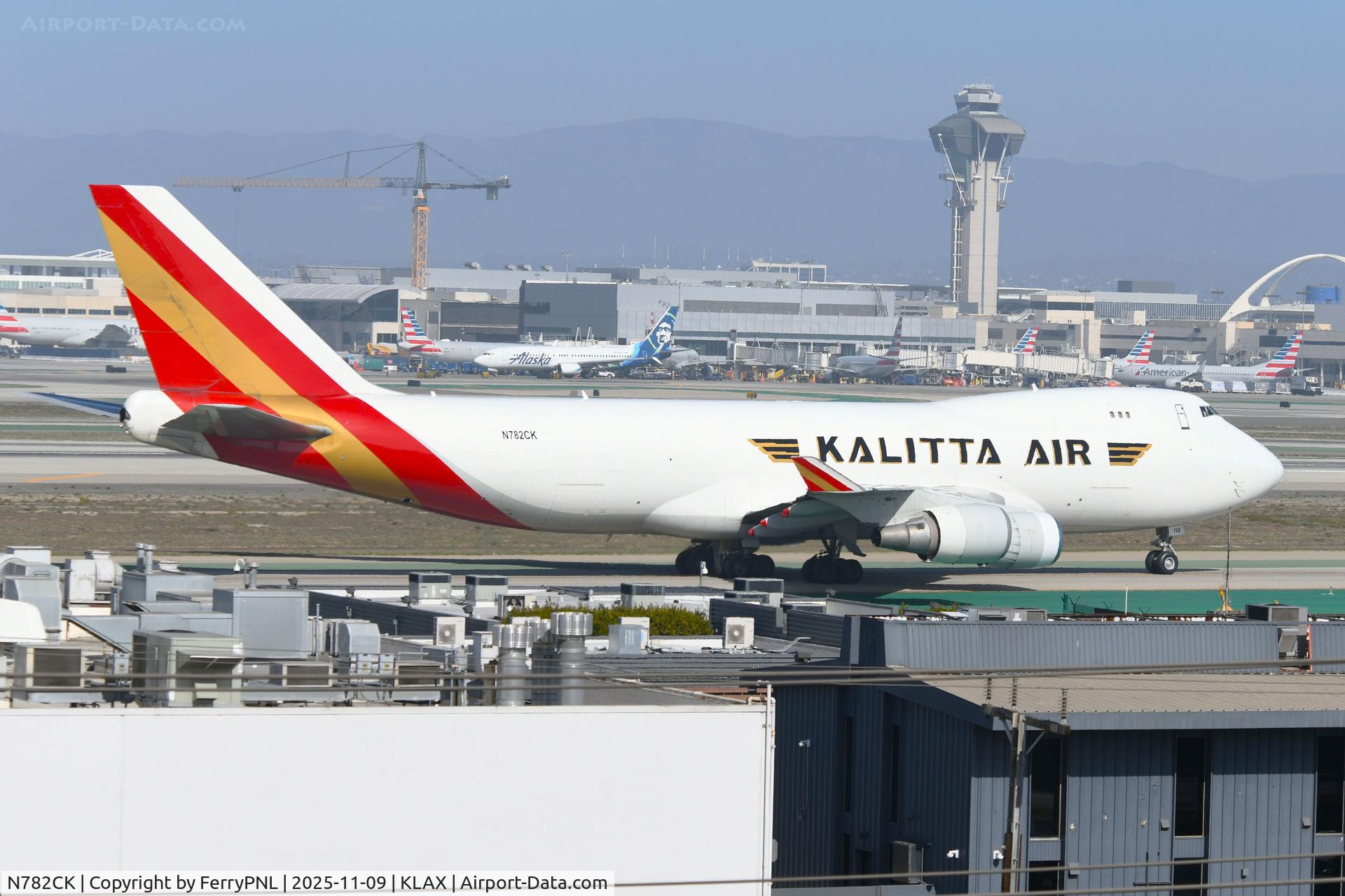 N782CK, 2009 Boeing 747-4HQF C/N 37304, Kalitta B744F taxying to the cargo ramp