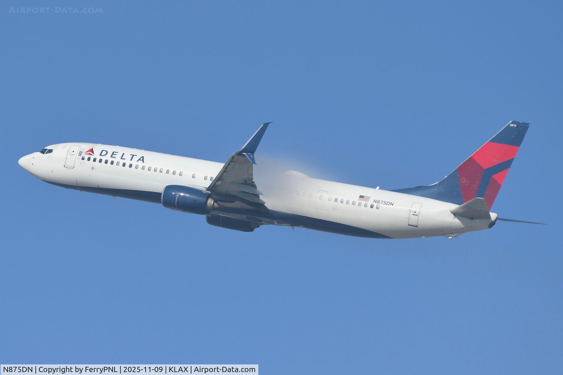 N875DN, 2017 Boeing 737-932 C/N 31986, Delta B739 creating a bit of vapor over the wings during take-off