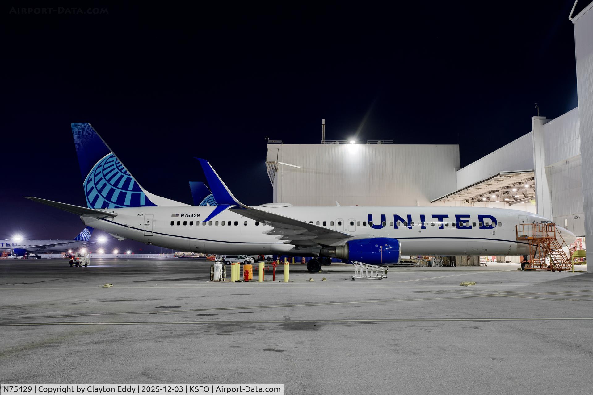 N75429, 2008 Boeing 737-924/ER C/N 30130, SFO 2025