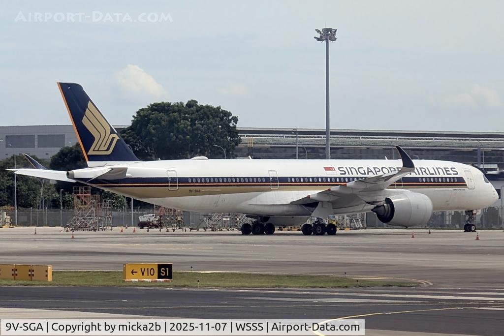 9V-SGA, 2018 Airbus A350-941 ULR C/N 220, Parked