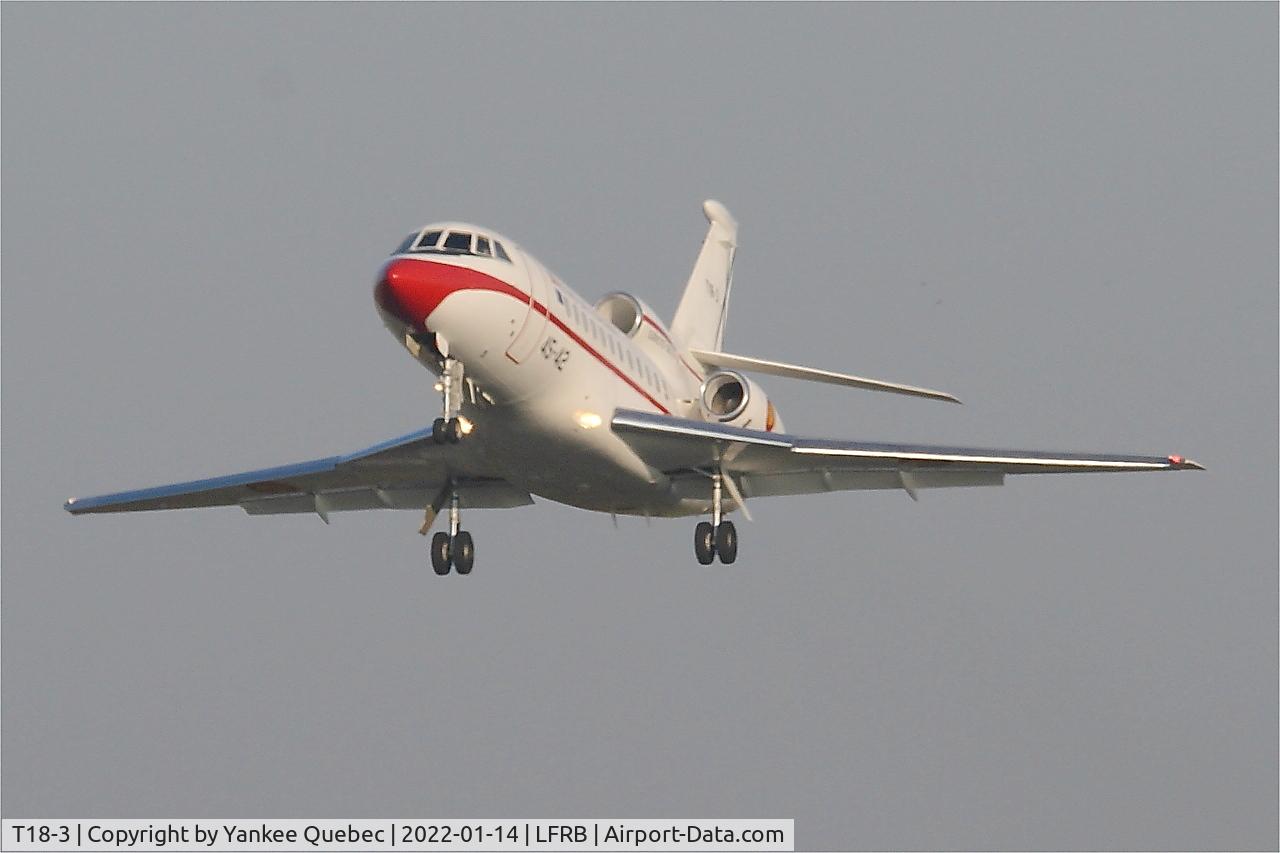 T18-3, 1989 Dassault Falcon 900B C/N 077, Take off rwy 25L, Brest-Bretagne airport (LFRB-BES)