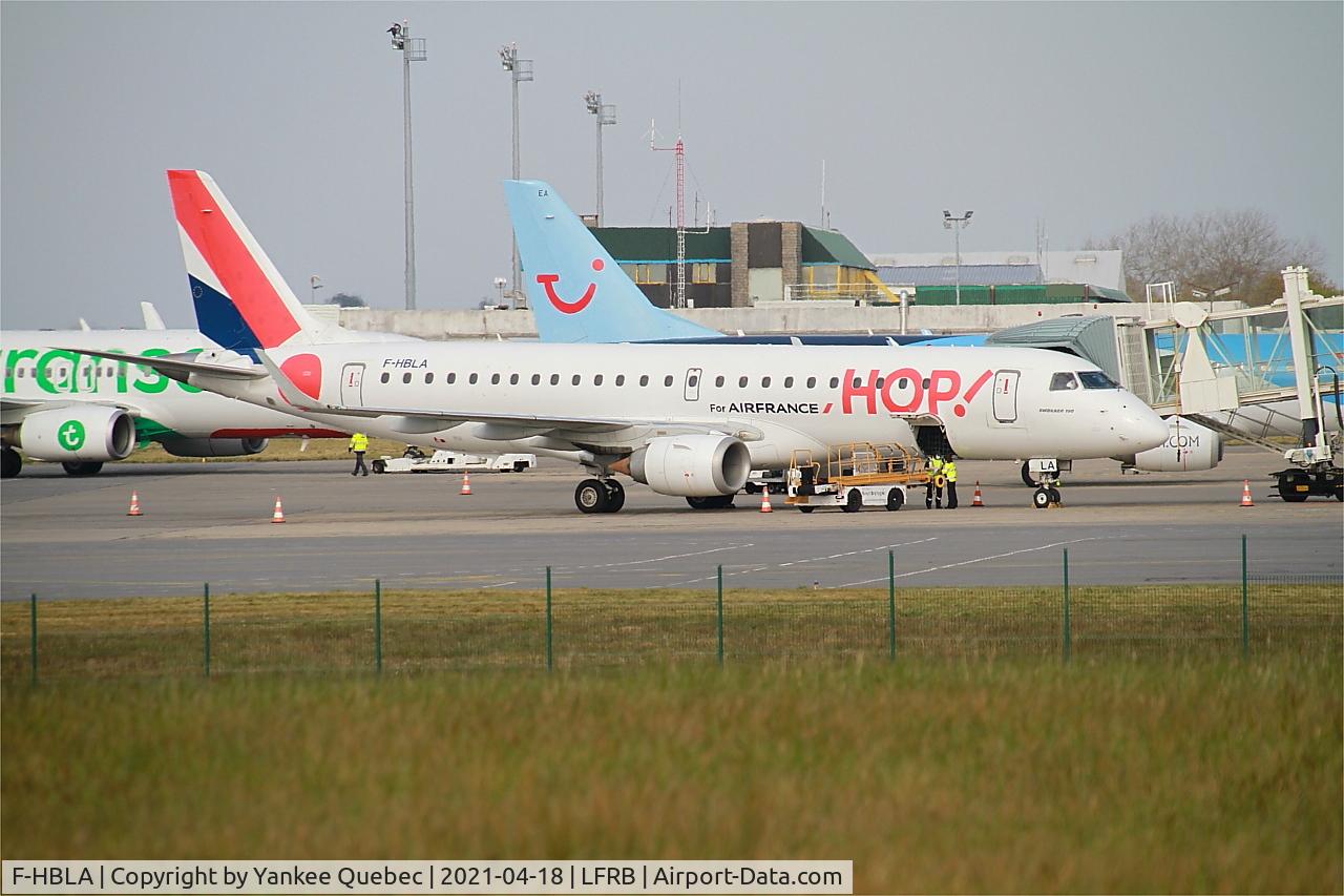 F-HBLA, 2007 Embraer 195LR (ERJ-190-200LR) C/N 19000051, Boarding area, Brest-Bretagne airport (LFRB-BES)