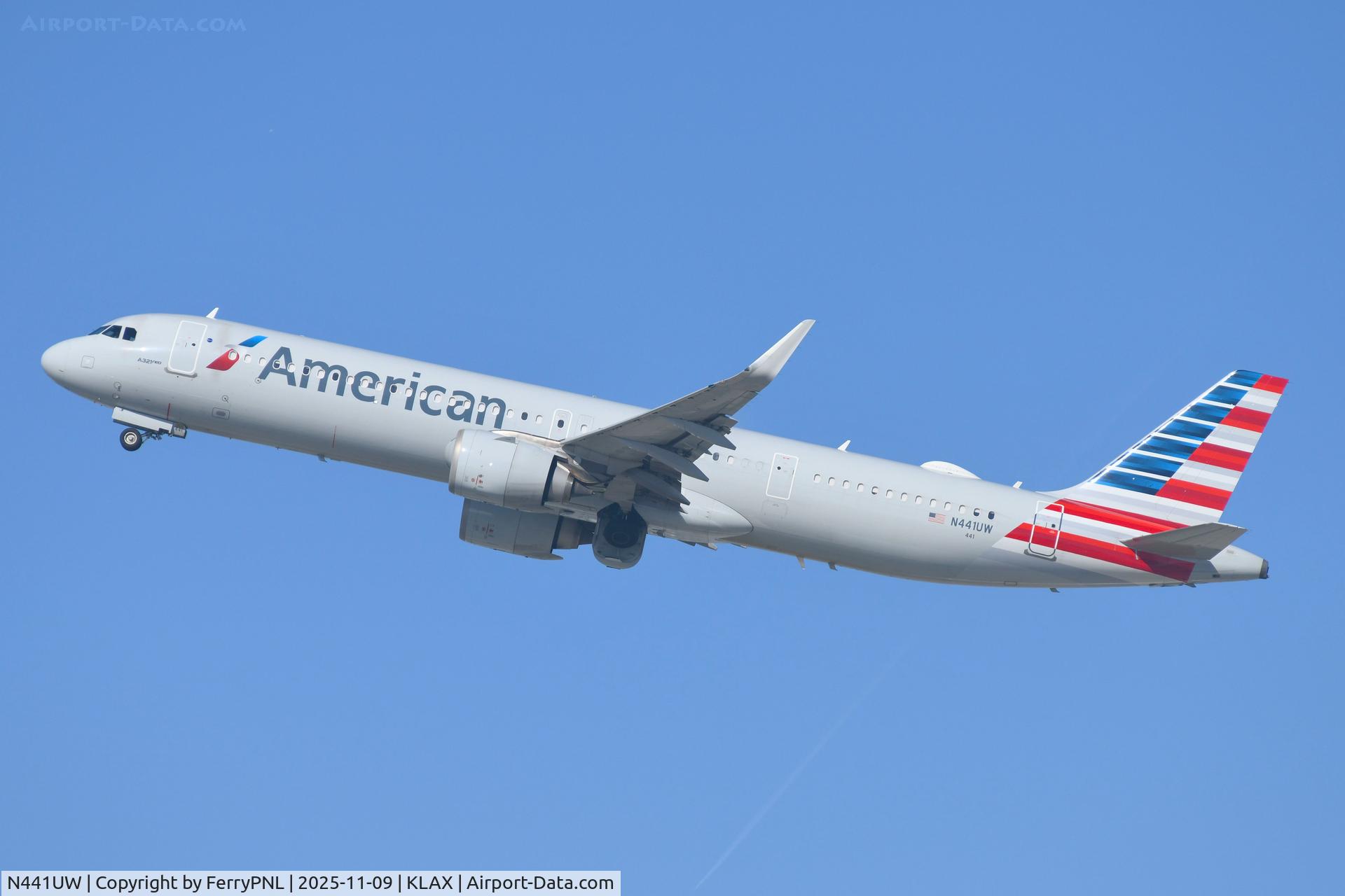 N441UW, 2021 Airbus A321-253NX C/N 10684, American A321N departing