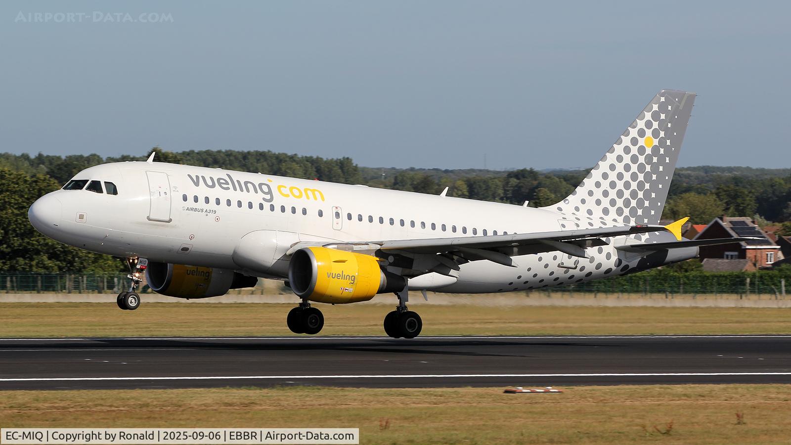 EC-MIQ, 2007 Airbus A319-111 C/N 3169, at ebbr