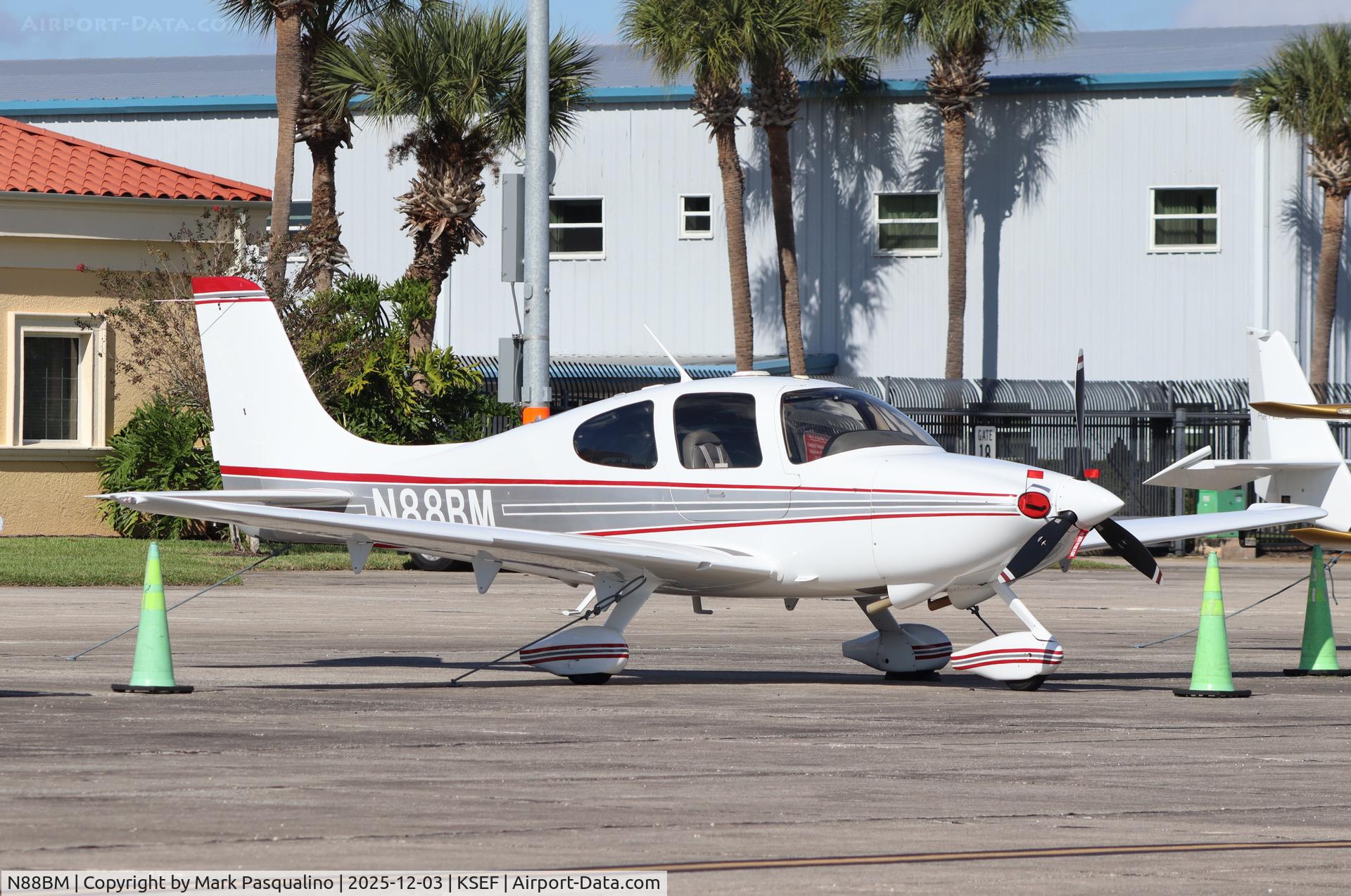 N88BM, 2004 Cirrus SR22 C/N 0798, Cirrus SR22