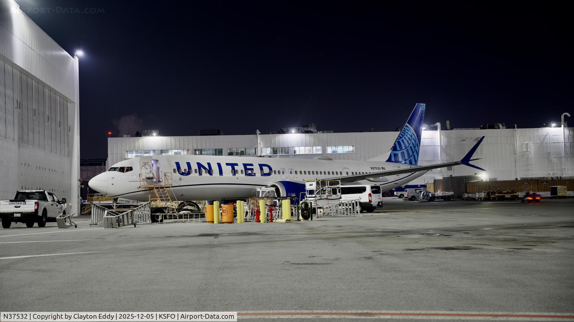 N37532, 2022 Boeing 737-9 MAX C/N 64453, SFO 2025