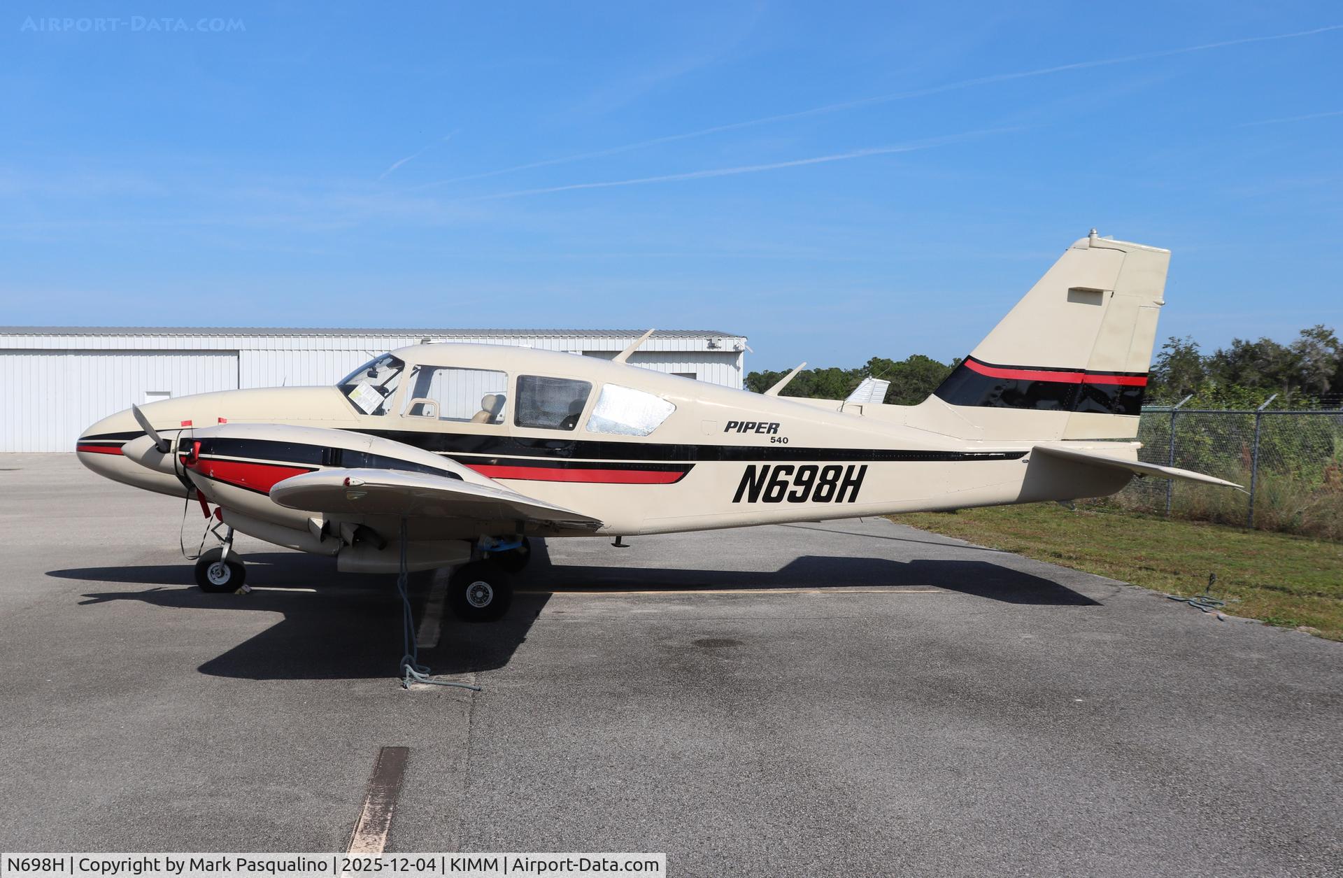 N698H, 1968 Piper PA-23-250 C/N 27-4106, Piper PA-23-250