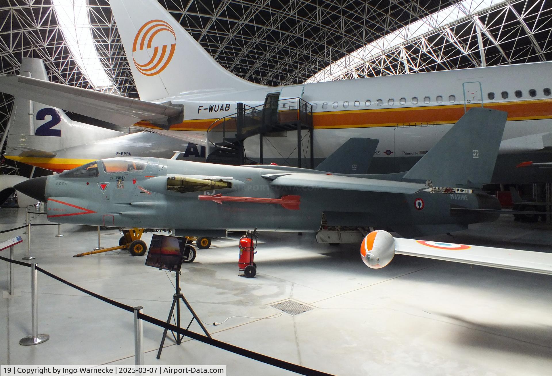 19, Vought F-8E(FN) Crusader C/N 1236, Vought F-8E(FN) Crusader at the Aeroscopia, Blagnac (Toulouse)