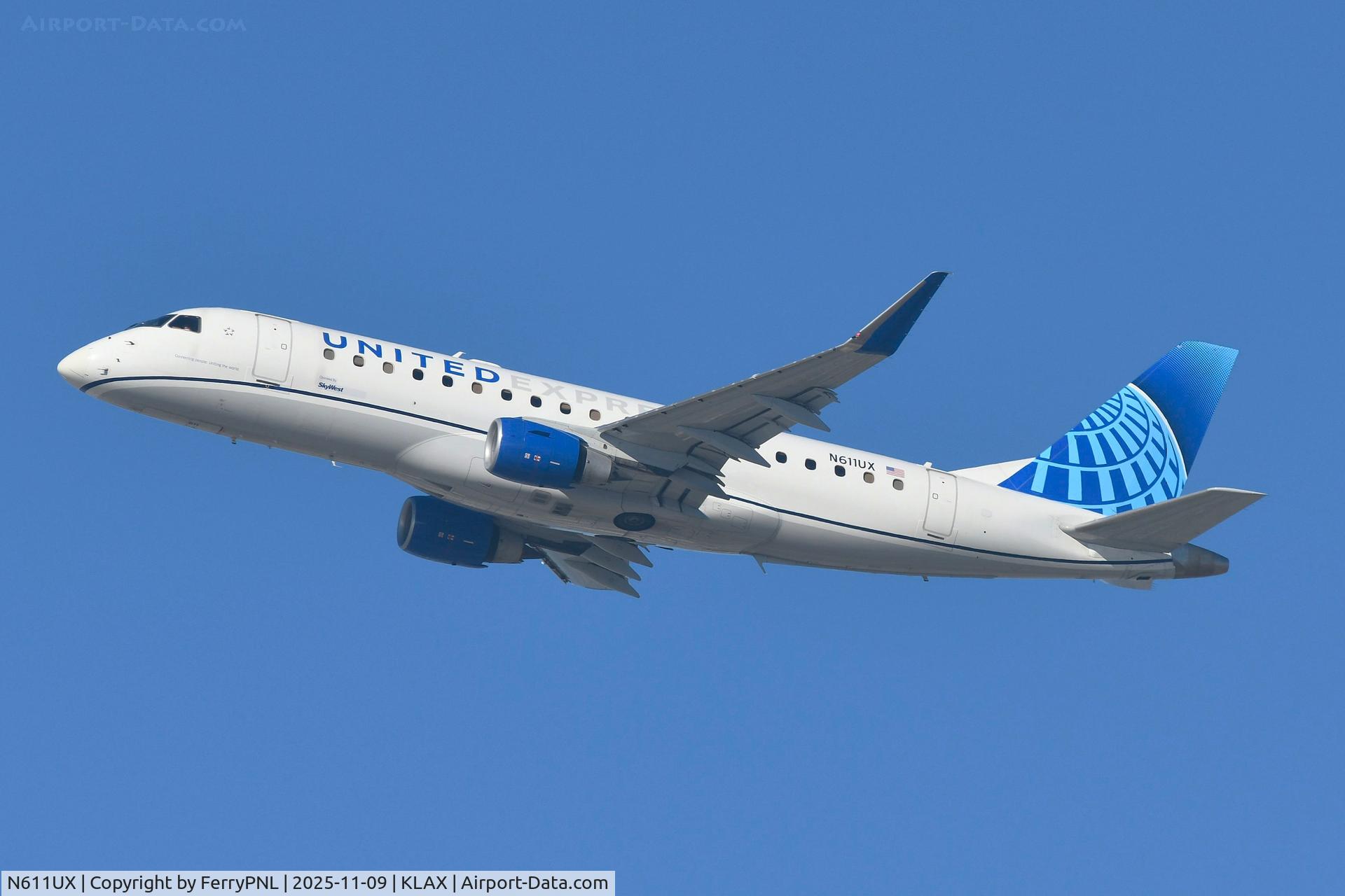 N611UX, 2019 Embraer 175LR (ERJ-170-200LR) C/N 17000811, United Express ERJ175