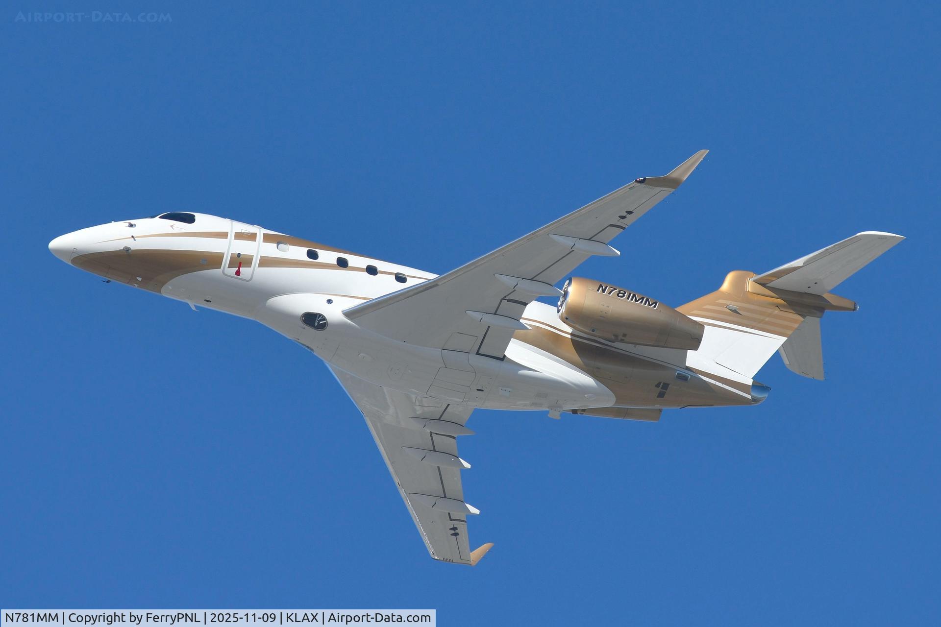 N781MM, 2016 Embraer EMB-550 Legacy 500 C/N 55000062, Mirage resorts EMB550 lifting-off