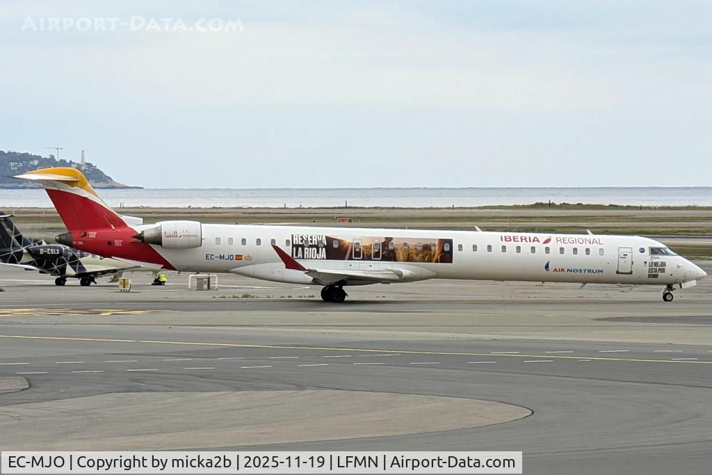 EC-MJO, 2016 Bombardier CRJ-1000 (CL-600-2E25) C/N 19045, Taxiing