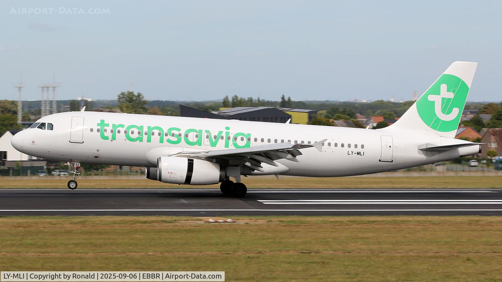 LY-MLI, 2009 Airbus A320-232 C/N 3771, at ebbr