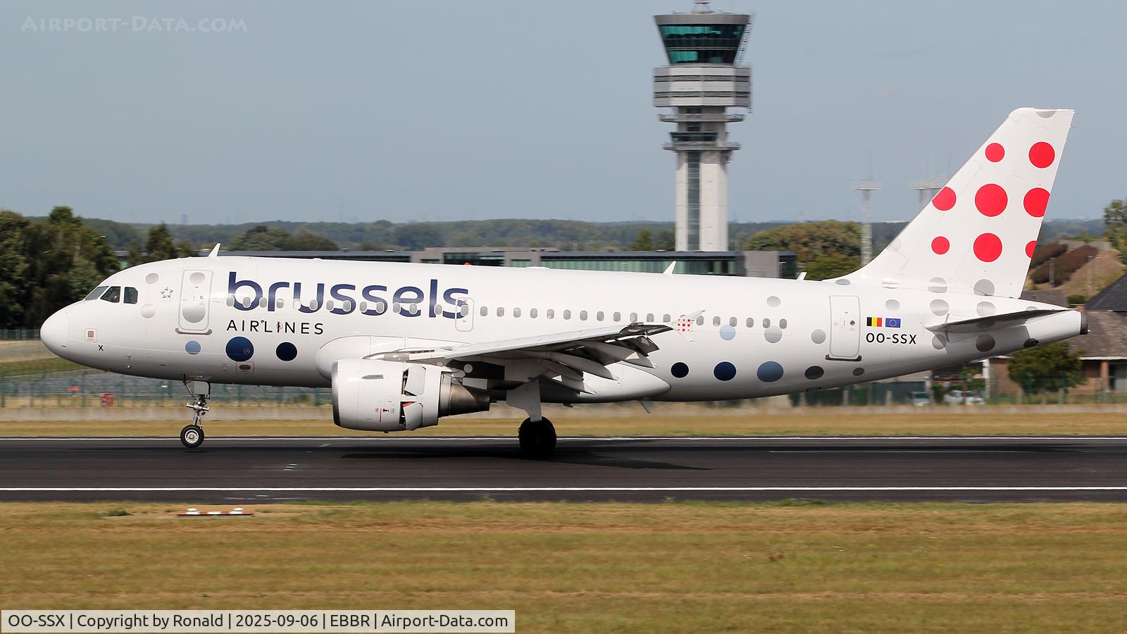 OO-SSX, 2004 Airbus A319-111 C/N 2260, at ebbr