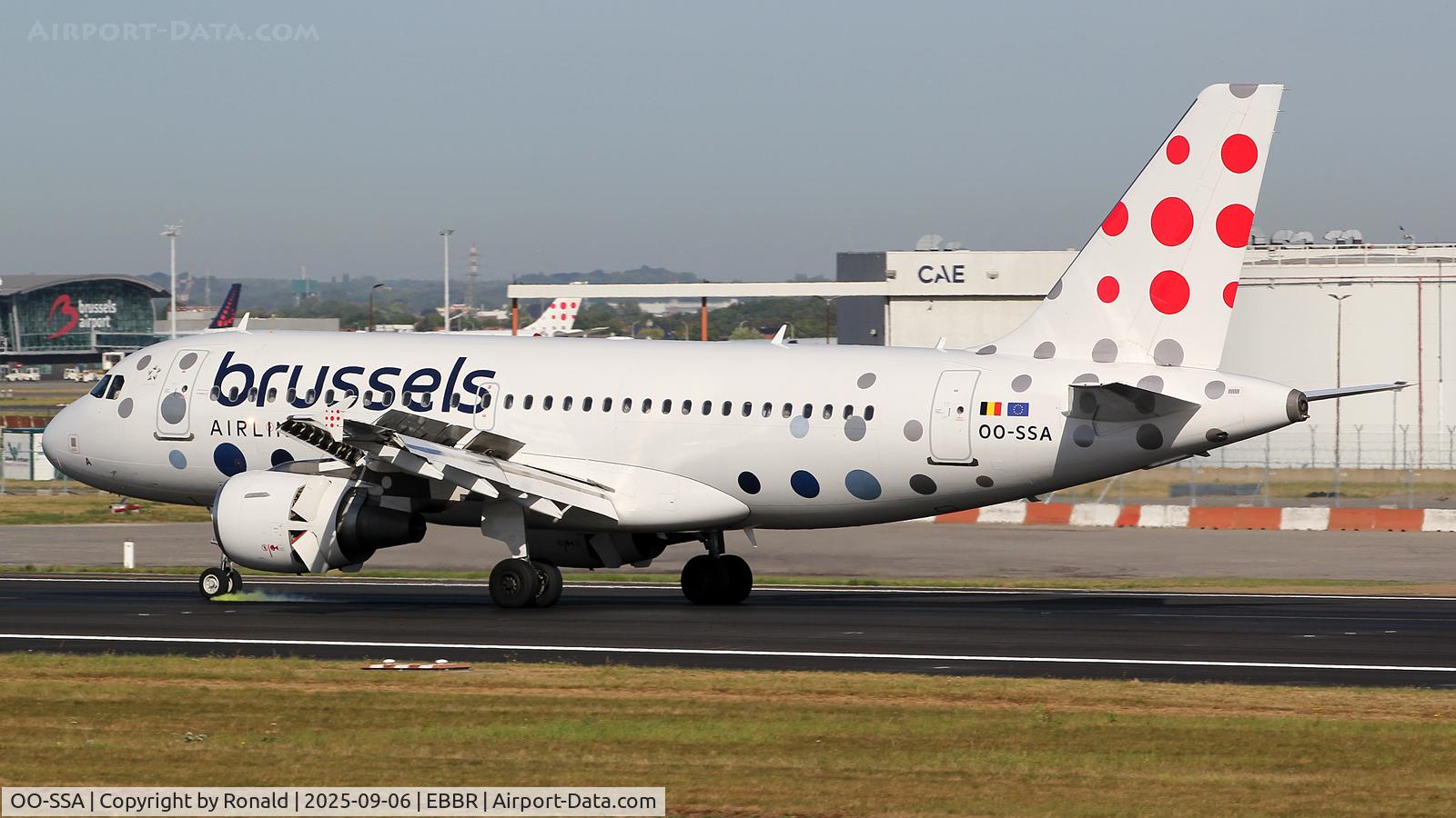 N1, 1988 Gulfstream Aerospace G-IV C/N 1071, at ebbr