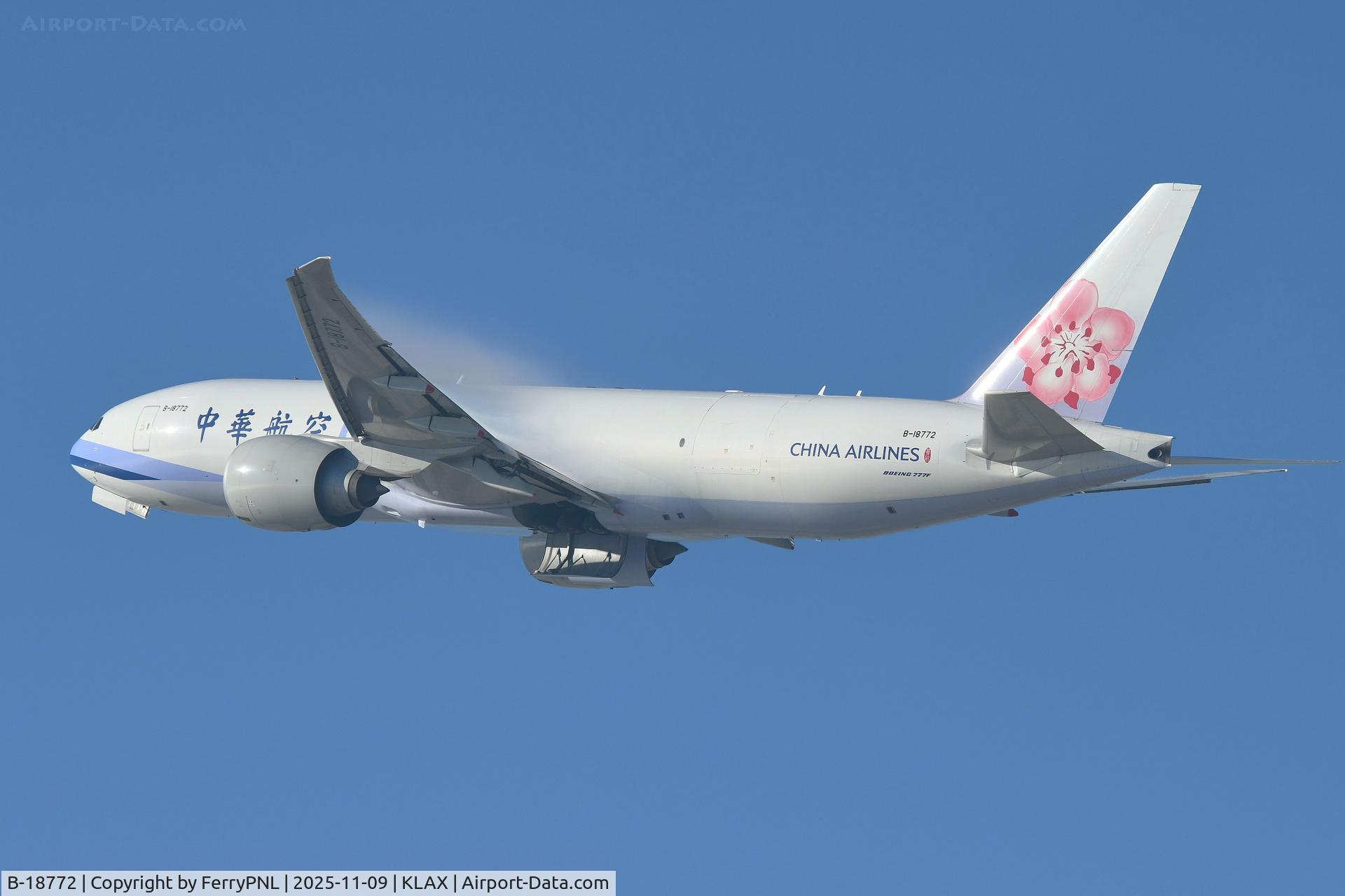 B-18772, 2020 Boeing 777-F C/N 66891, Cihina Airlines B777 Freighter departing