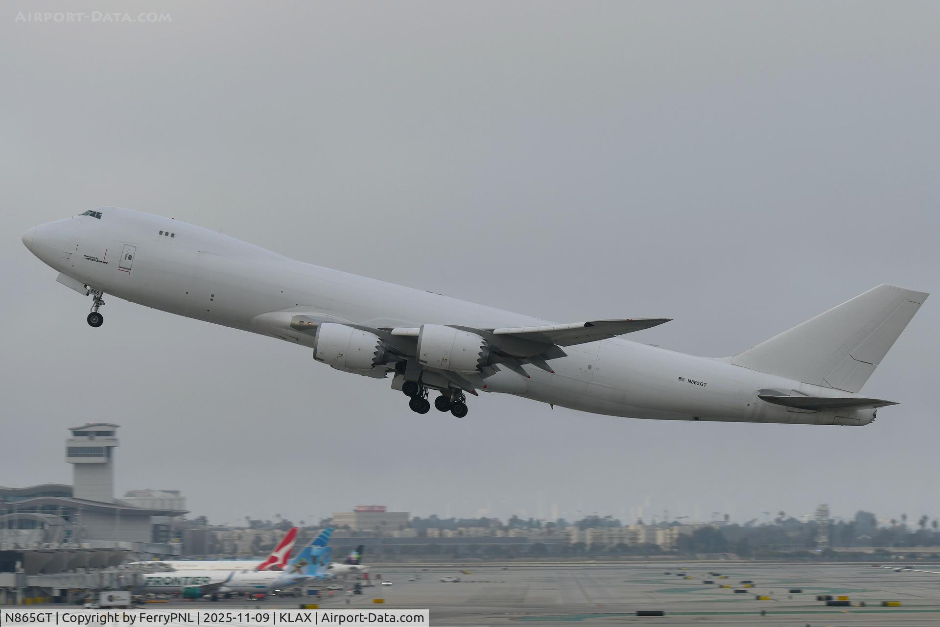 N865GT, 2014 Boeing 747-83QF C/N 60118, White Atlas B748F in grey conditions