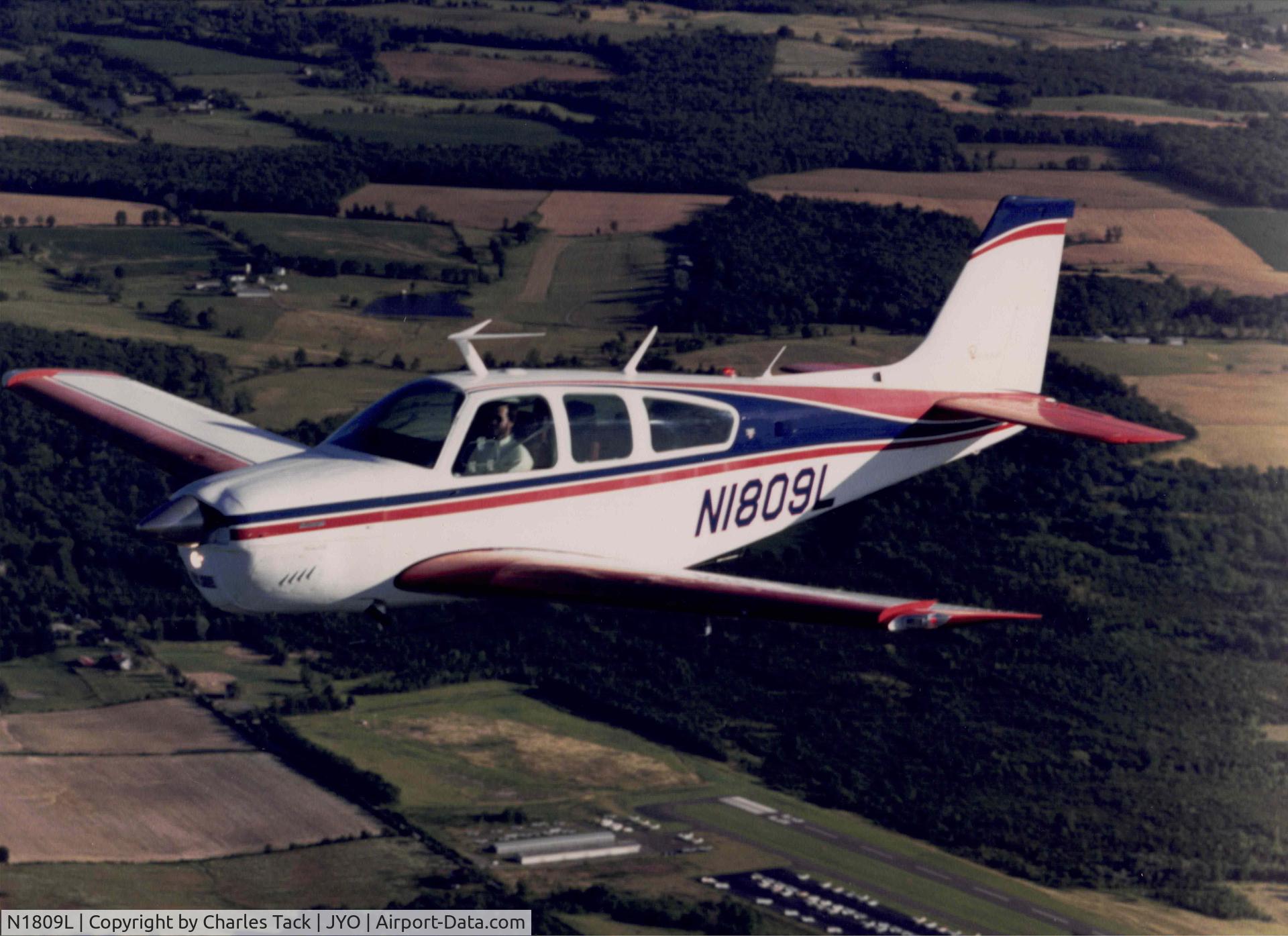 N1809L, 1976 Beech F33A Bonanza C/N CE-639, Aircraft owned by Donald Fitzpatrick, and being flown by Harry Lins.