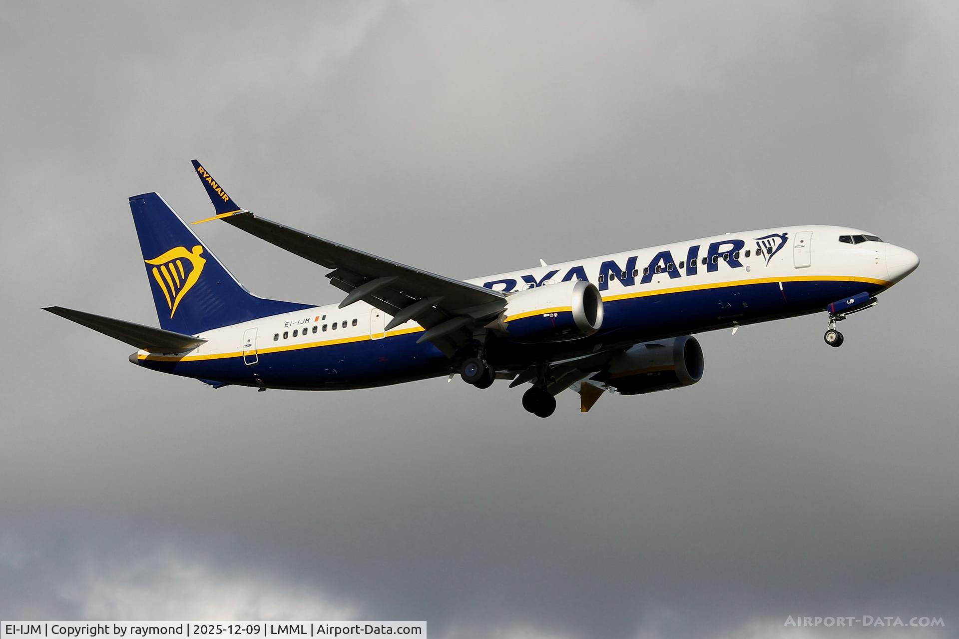 EI-IJM, 2024 Boeing 737-8MAX 200 C/N 62375, Boeing 737-8 MAX 200 reg EI-IJM of Ryanair landing in Malta RW13.