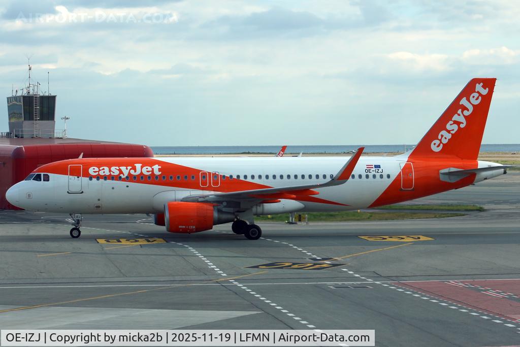 OE-IZJ, 2015 Airbus A320-214 C/N 6902, Taxiing